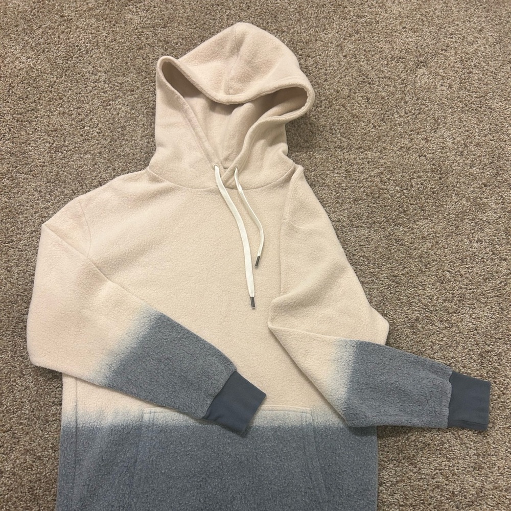 Feat -Women’s BlanketBlend Hoodie 
Medium Colorblock